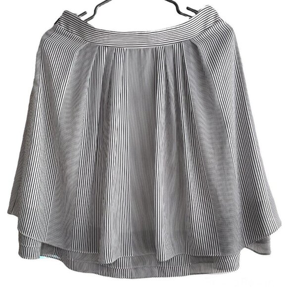 KARL Lagerfeld Paris Skirt size 4 - Picture 4 of 5